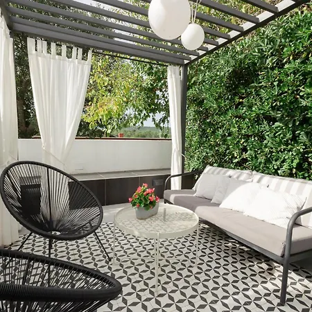 Mr Bellina Apartament Szybenik